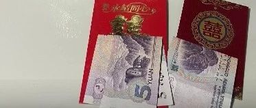 职业伴娘600元尾款被克扣，新娘：她连吃带拿！