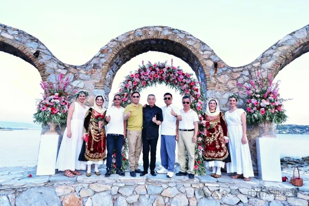 中国婚庆业代表团携4对新人在希腊举办目的地婚礼，体验蜜月旅行！